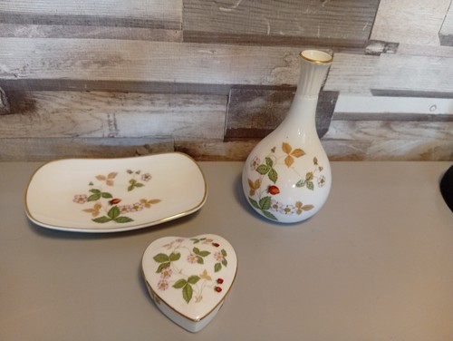 Wedgwood wild strawberry - wild,