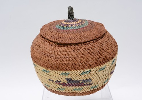 Large makah basket with canoe - large,