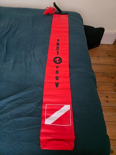 Scuba diving surface marker