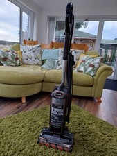 Shark Powered Lift Away. Duo