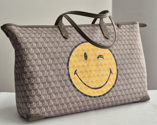 Anya hindmarch a - i,