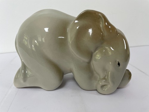 Lomonosov vintage kneeling - vintage,