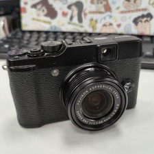 FUJIFILM X10 12MP Digital