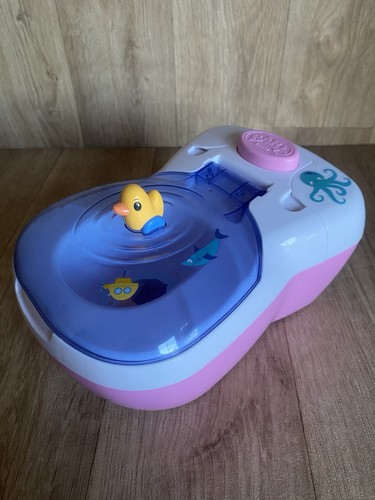 Baby born bath poo - born,