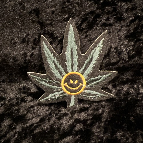 Smiley marijuana pot - smiley, leaf