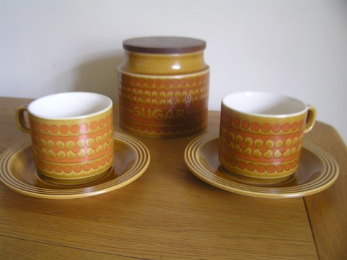 Pair hornsea saffron cups - hornsea,