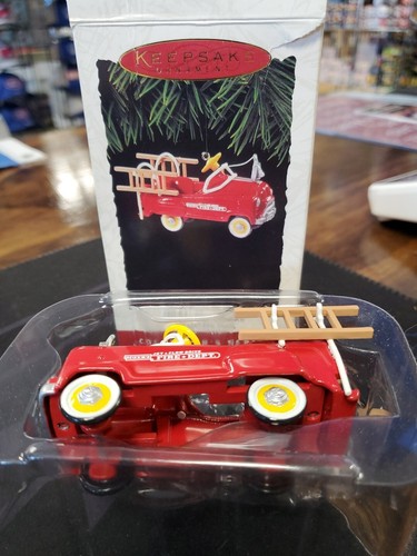 Hallmark keepsake ornament - hallmark,