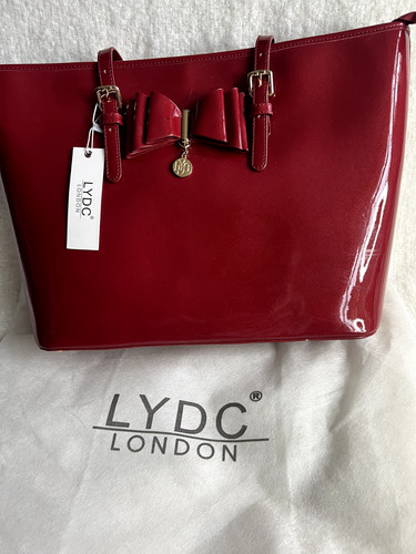 Lydc red wine shoulder - wine,