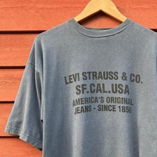Vintage 90s Levi’s Graphic T-Shirt Size Large Faded Blue Grey Made In Italy