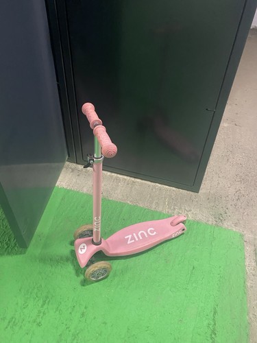 Zinc three wheeled folding - wheeled,