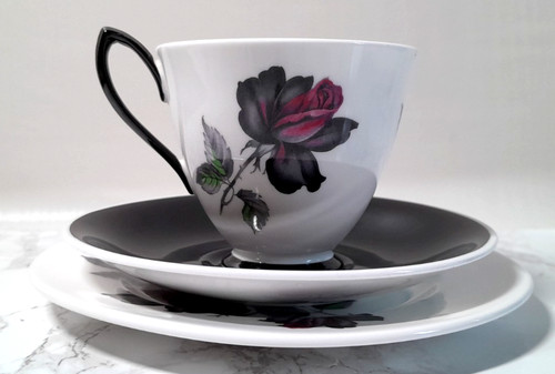 Royal albert masquerade - albert, black