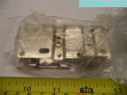 Qty tip out - tray, hinges