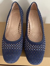 BNWOB Hispanitas Block Heel Navy Suede Court Shoes. Lovely Stud Detail. UK 6
