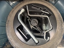 Spare wheel tool kit , Fiat