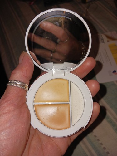 Sheer cover conceal brighten - conceal,