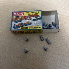 Milk Churns (27) "OO" Gauge