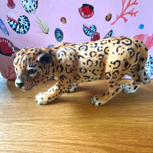 Leonardo spotted leopard big - leonardo,