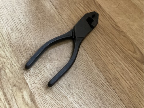 Vintage crossover pliers - crossover,