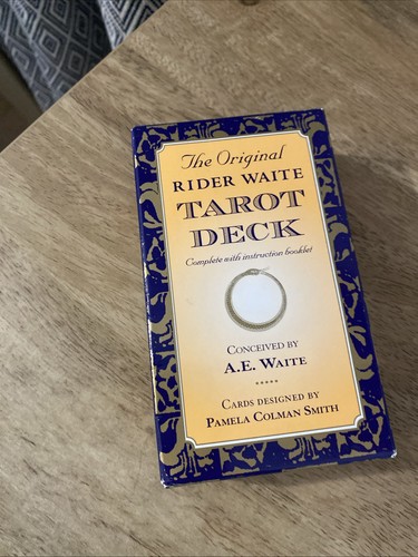 The original rider waite tarot - the,
