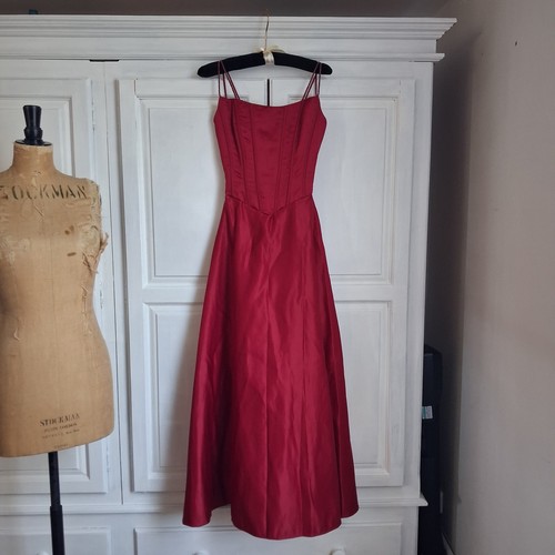 Stunning red corset - stunning, style