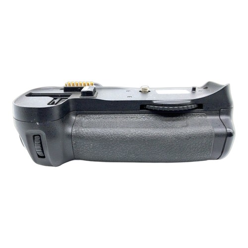 Nikon d10 battery grip - battery, for