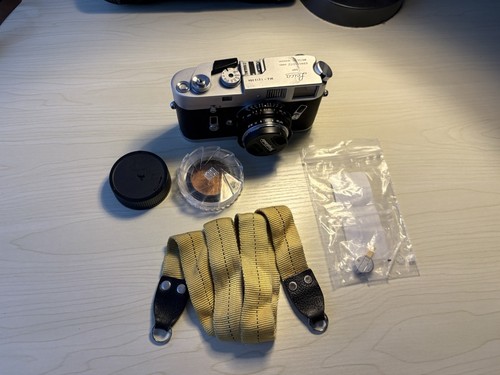 Leica chrome camera body - body, +