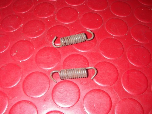 Spring springs brake pads - springs, rear