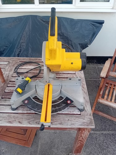 Dewalt cross cut mitre - ,