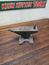 B45  VINTAGE SMALL CAST IRON