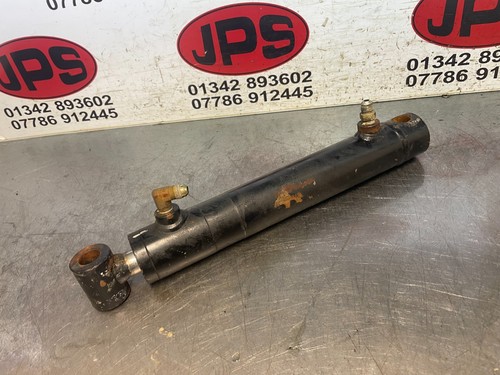 Hydraulic body tip ram