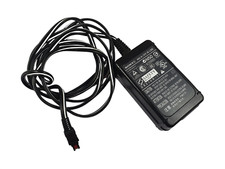 Original Sony AC-L200C 8.4V