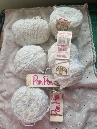 Vintage sirdar pom - pom, novalty