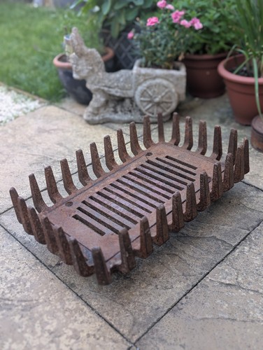 Cast iron fire - fire, legs