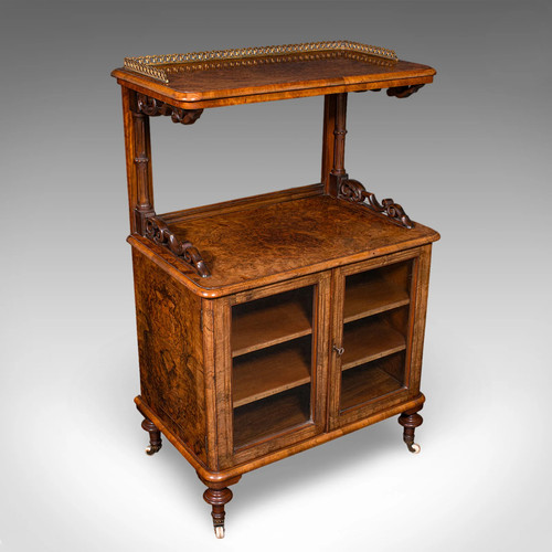 Antique pianist lounge - antique,