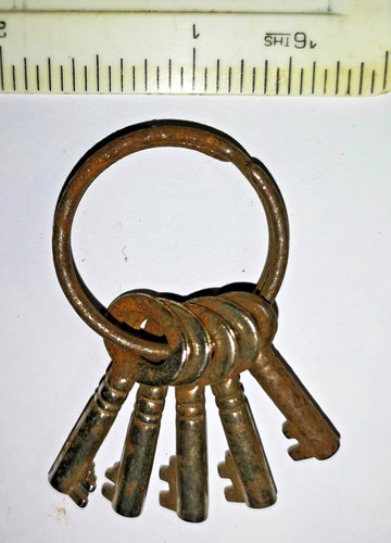 Bunch old jewel box keys - 5,