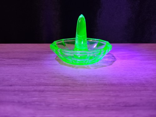Vintage uranium green - green, glass