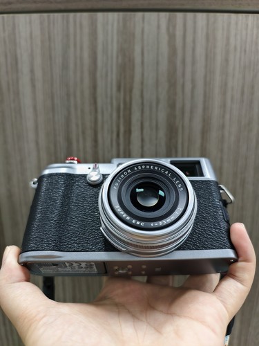 Fujifilm x100 3mp - 12.3mp, aps-c