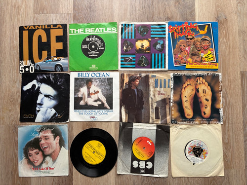 Vinyl singles job - 12, lot
