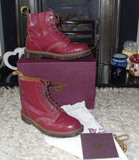 DR MARTENS 1460 boots OXBLOOD