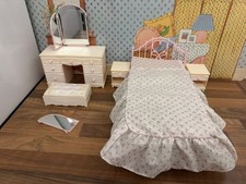 Vintage Hasbro Sindy Bed Pink Headboard + Dressing Table - in need of TLC