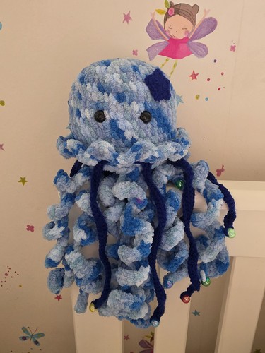 Blue jellyfish toy - blue,