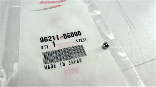 Ball for steering head bearing