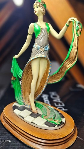 Ceramic dancing dolls - dancing,