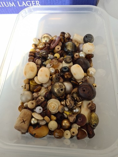 Mixed natural cream gold tones - natural,