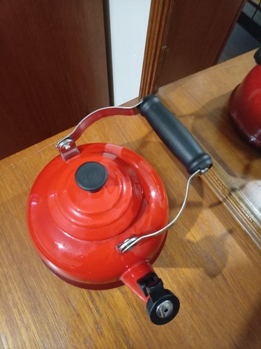 Crueset kettle orange - kettle, enamel