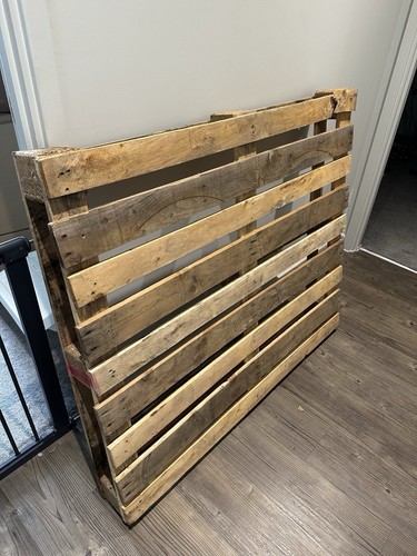 Free wooden pallets collection - pallets,