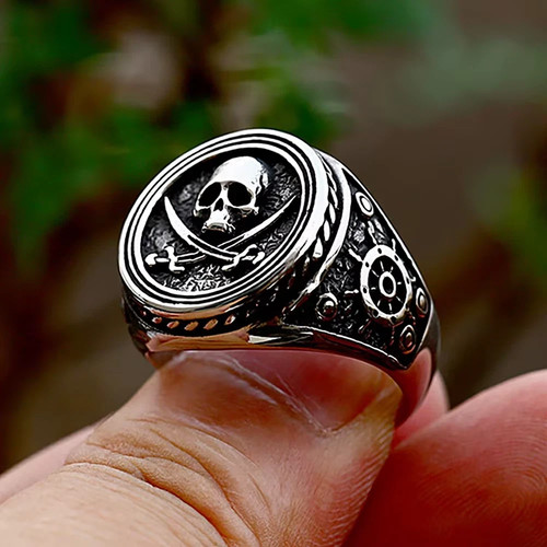 Gothic pirate skull - ring, for