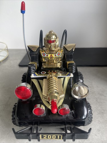 Vintage robot space toy - robot,