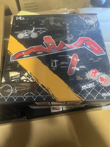 Mini finger skateboard ramp - skateboard,