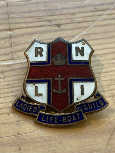 Vintage enamel pin badge - vintage,